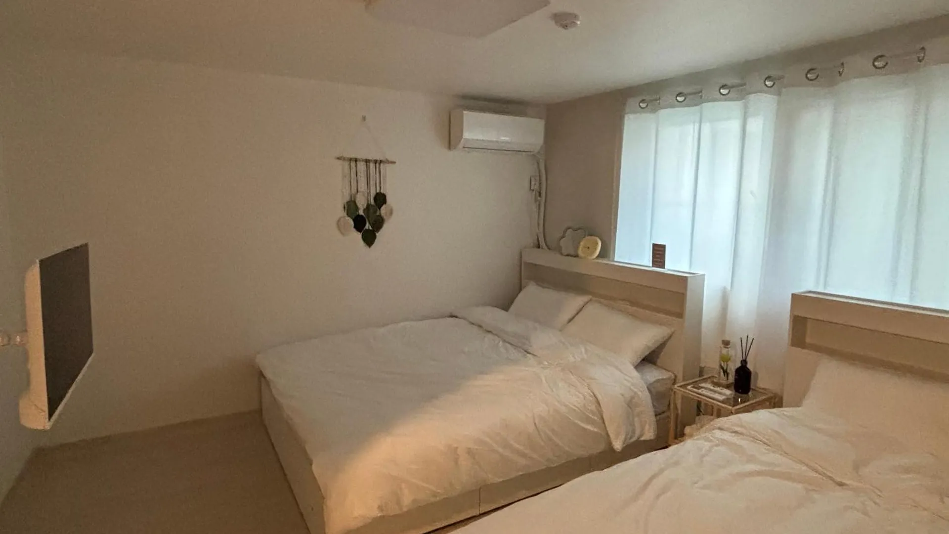 Leeleemate 2 Rooms, 2 Beds, For 4 People, 5 Minutes From Mangwon Station Seoul South Korea